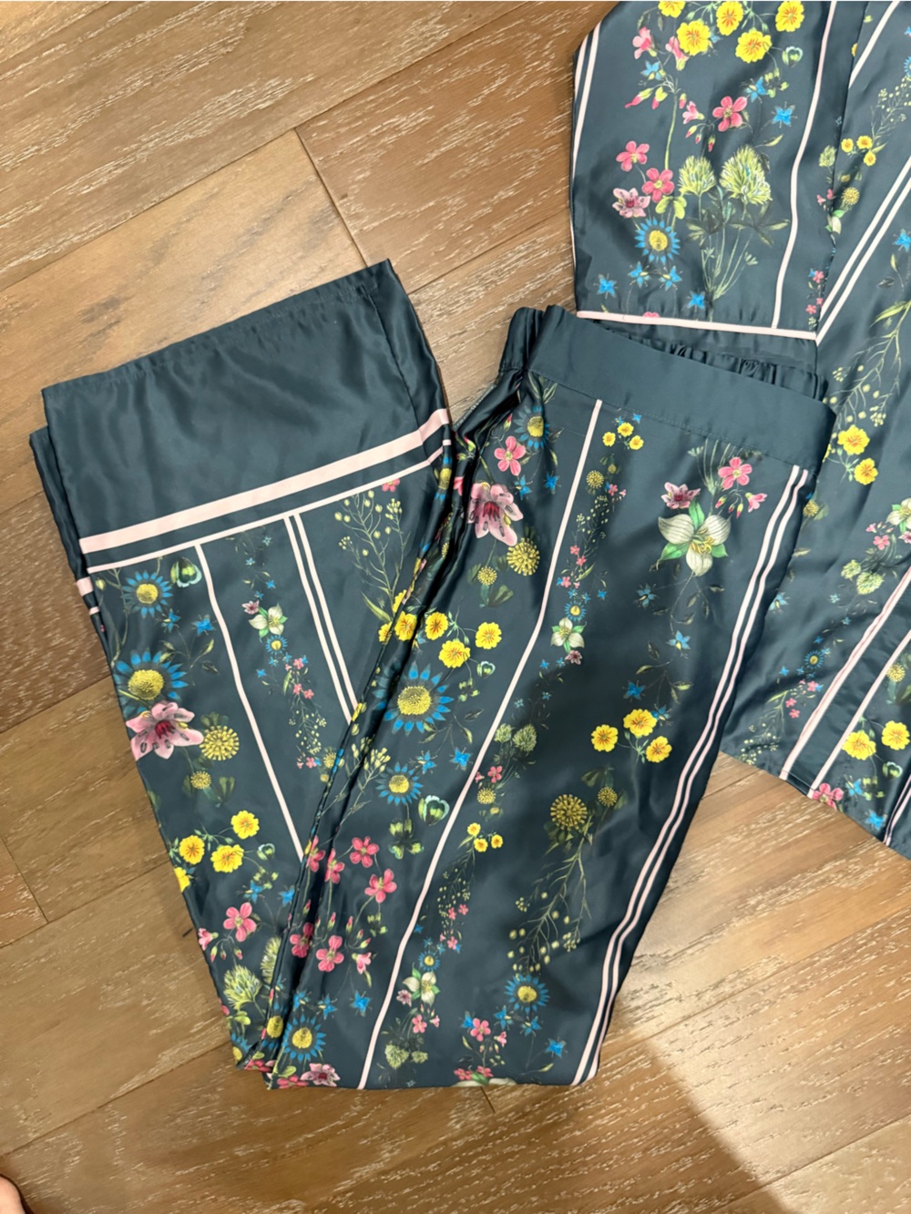 Ted Baker London Green Floral Stripe Satin Pajama Set with Piping Button-Up - Picture 2 of 13